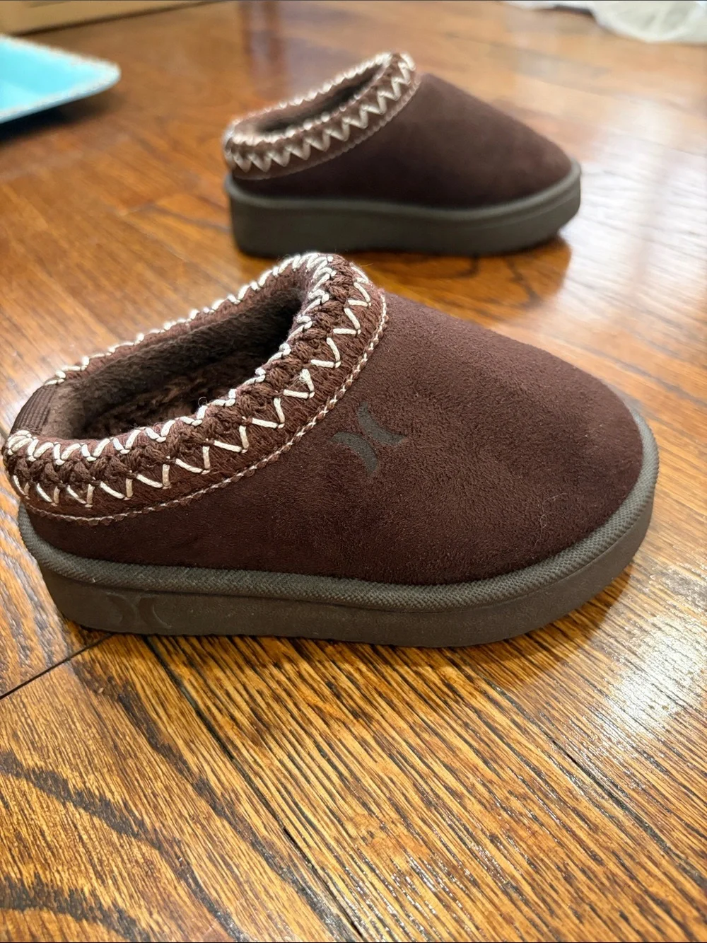 Hurley Kids Modi Slippers Size 7 Toddler - Chocolate Brown - NWOT! 7T shoes shoe